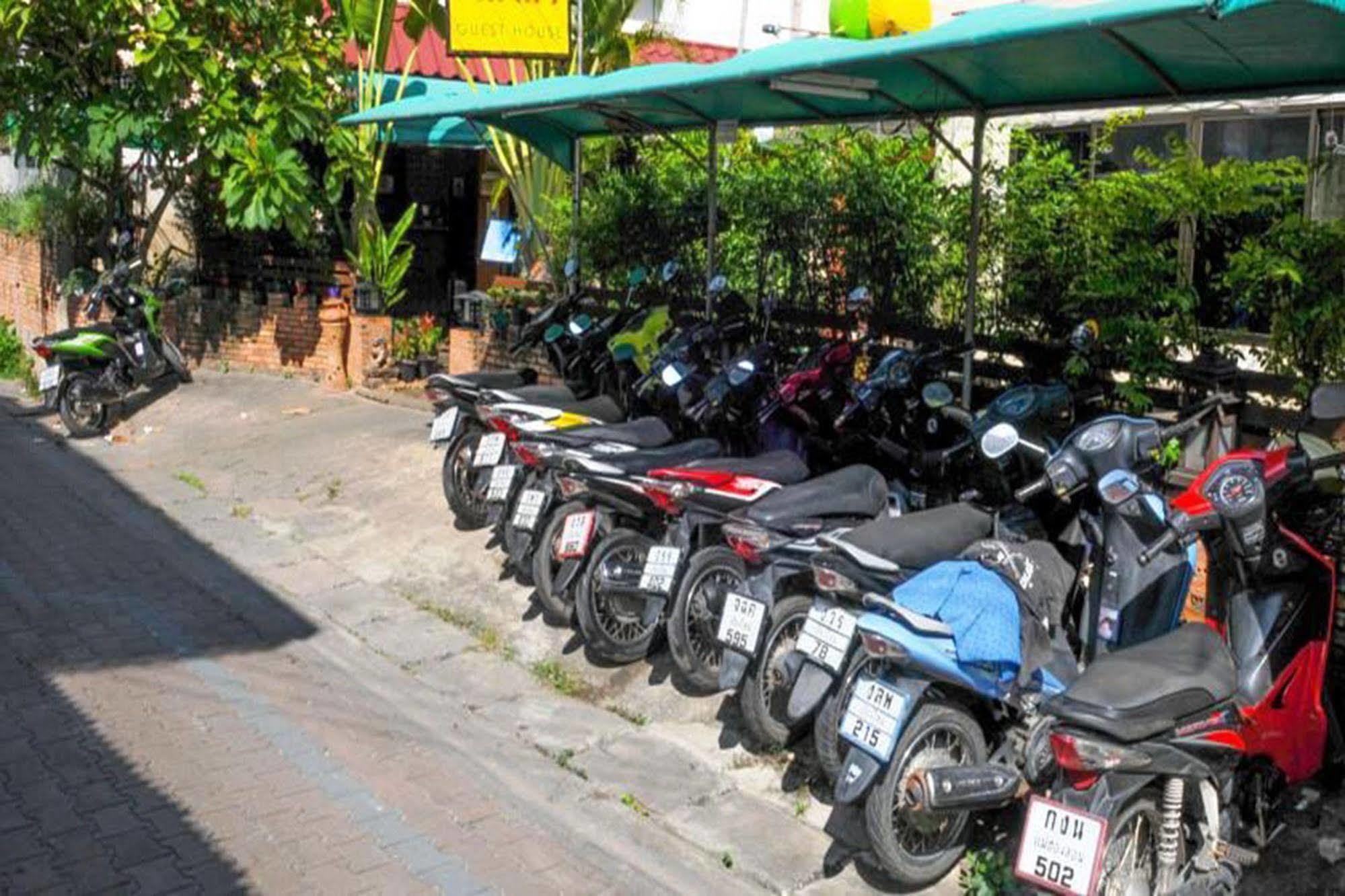 All In 1 Guesthouse Chiang Mai Exterior foto